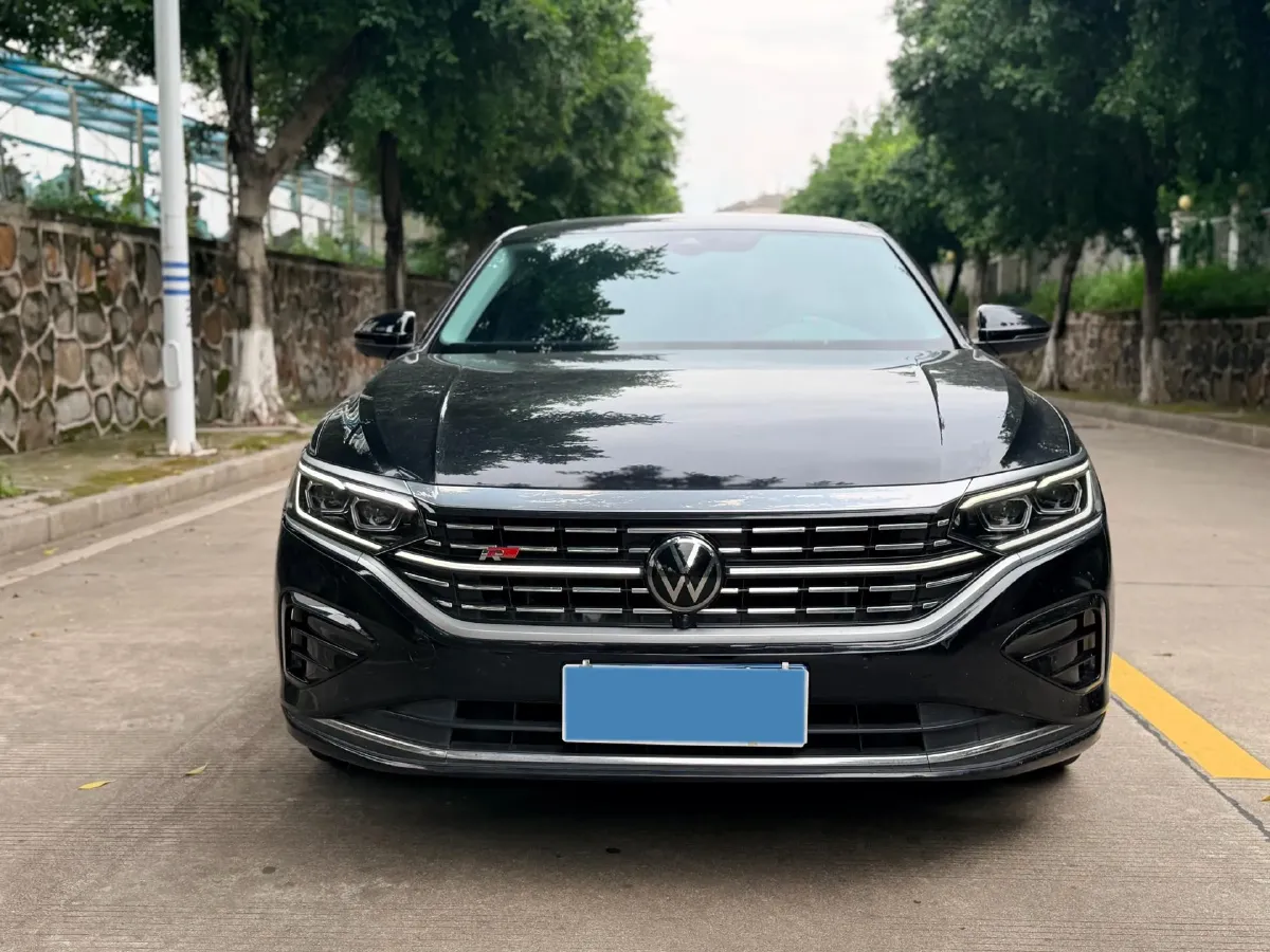2023 Volkswagen Passat 2.0T 220HP L4 7DCT,autocango,china used car exporter,china ev exporter,chinese used car exporter,chinese used ev exporter