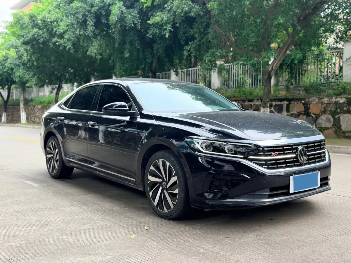 2023 Volkswagen Passat 2.0T 220HP L4 7DCT,autocango,china used car exporter,china ev exporter,chinese used car exporter,chinese used ev exporter