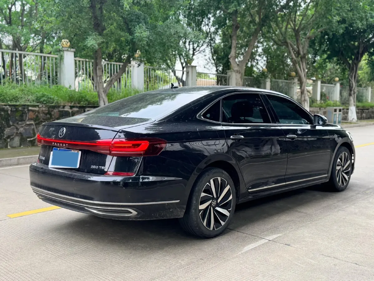 2023 Volkswagen Passat 2.0T 220HP L4 7DCT,autocango,china used car exporter,china ev exporter,chinese used car exporter,chinese used ev exporter