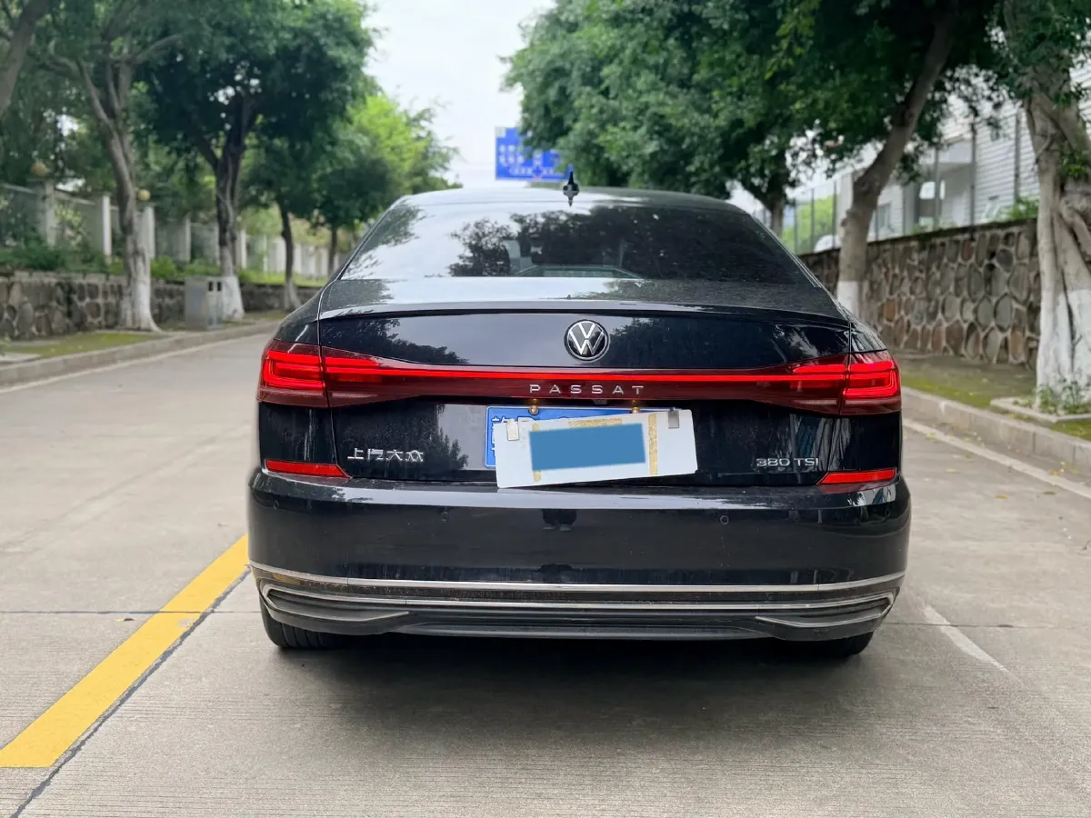 2023 Volkswagen Passat 2.0T 220HP L4 7DCT,autocango,china used car exporter,china ev exporter,chinese used car exporter,chinese used ev exporter