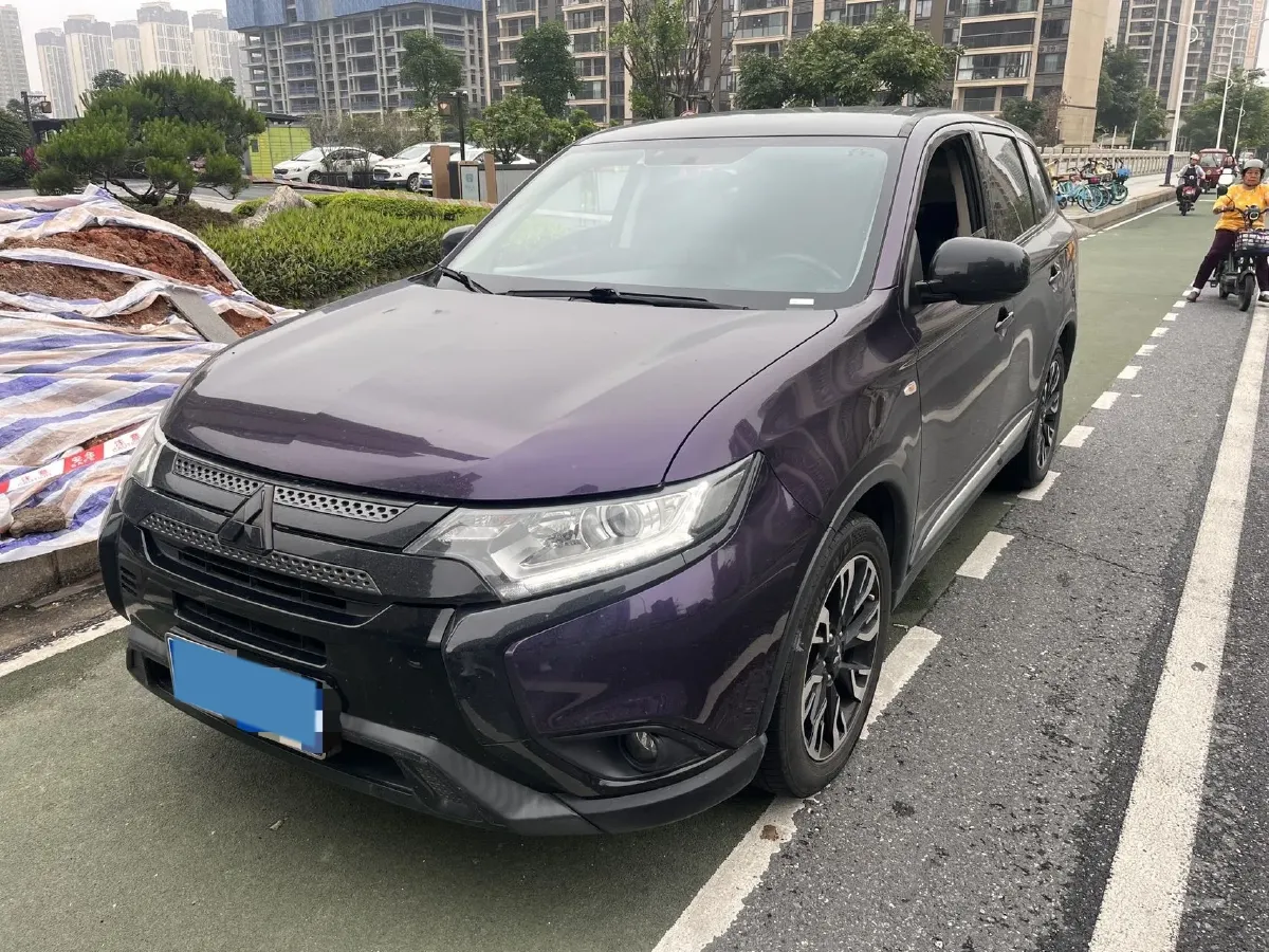 2020 Mitsubishi Outlander 2.0L 166HP L4 CVT,autocango,china used car exporter,china ev exporter,chinese used car exporter,chinese used ev exporter