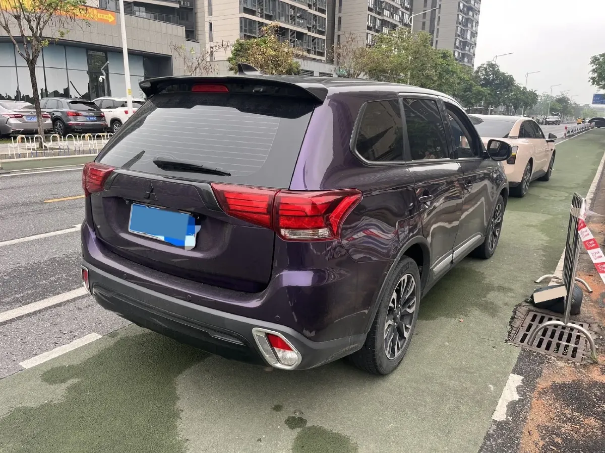2020 Mitsubishi Outlander 2.0L 166HP L4 CVT,autocango,china used car exporter,china ev exporter,chinese used car exporter,chinese used ev exporter
