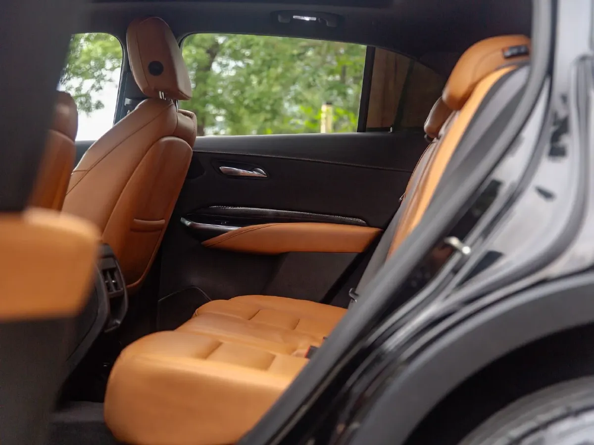 2022 Cadillac XT4 2.0T 237HP L4 9AT,autocango,china used car exporter,china ev exporter,chinese used car exporter,chinese used ev exporter