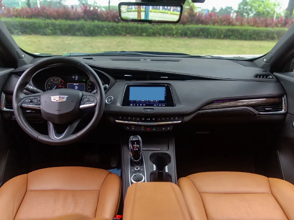 2022 Cadillac XT4 2.0T 237HP L4 9AT,autocango,china used car exporter,china ev exporter,chinese used car exporter,chinese used ev exporter