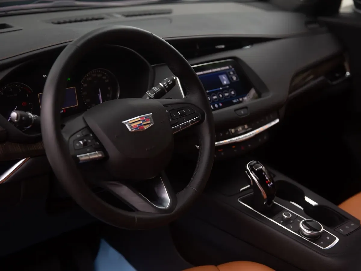 2022 Cadillac XT4 2.0T 237HP L4 9AT,autocango,china used car exporter,china ev exporter,chinese used car exporter,chinese used ev exporter