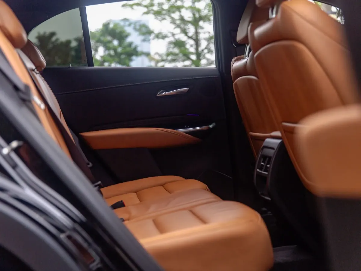 2022 Cadillac XT4 2.0T 237HP L4 9AT,autocango,china used car exporter,china ev exporter,chinese used car exporter,chinese used ev exporter