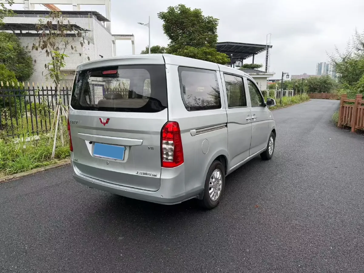 2019 WuLing RongGuang V 1.5L 99HP L4 6MT,autocango,china used car exporter,china ev exporter,chinese used car exporter,chinese used ev exporter