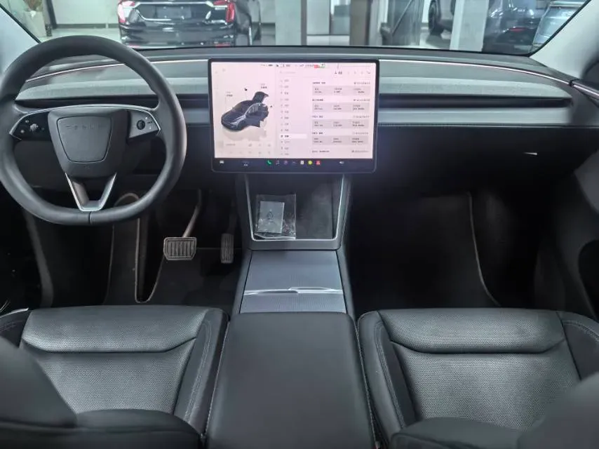 2025 Tesla Model Y BEV 62.5KWH,autocango,china used car exporter,china ev exporter,chinese used car exporter,chinese used ev exporter