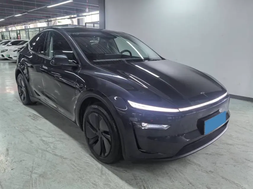 2025 Tesla Model Y BEV 62.5KWH,autocango,china used car exporter,china ev exporter,chinese used car exporter,chinese used ev exporter