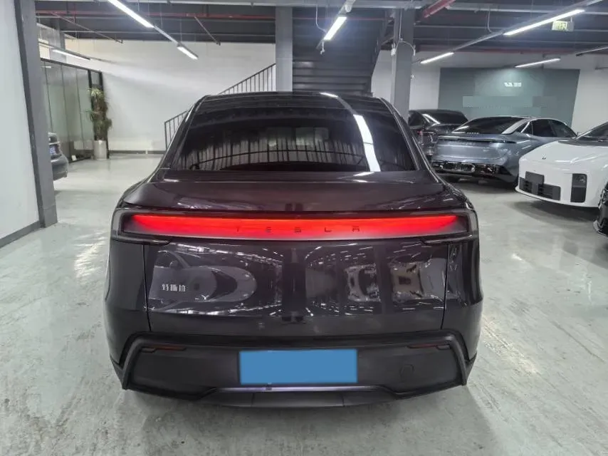 2025 Tesla Model Y BEV 62.5KWH,autocango,china used car exporter,china ev exporter,chinese used car exporter,chinese used ev exporter