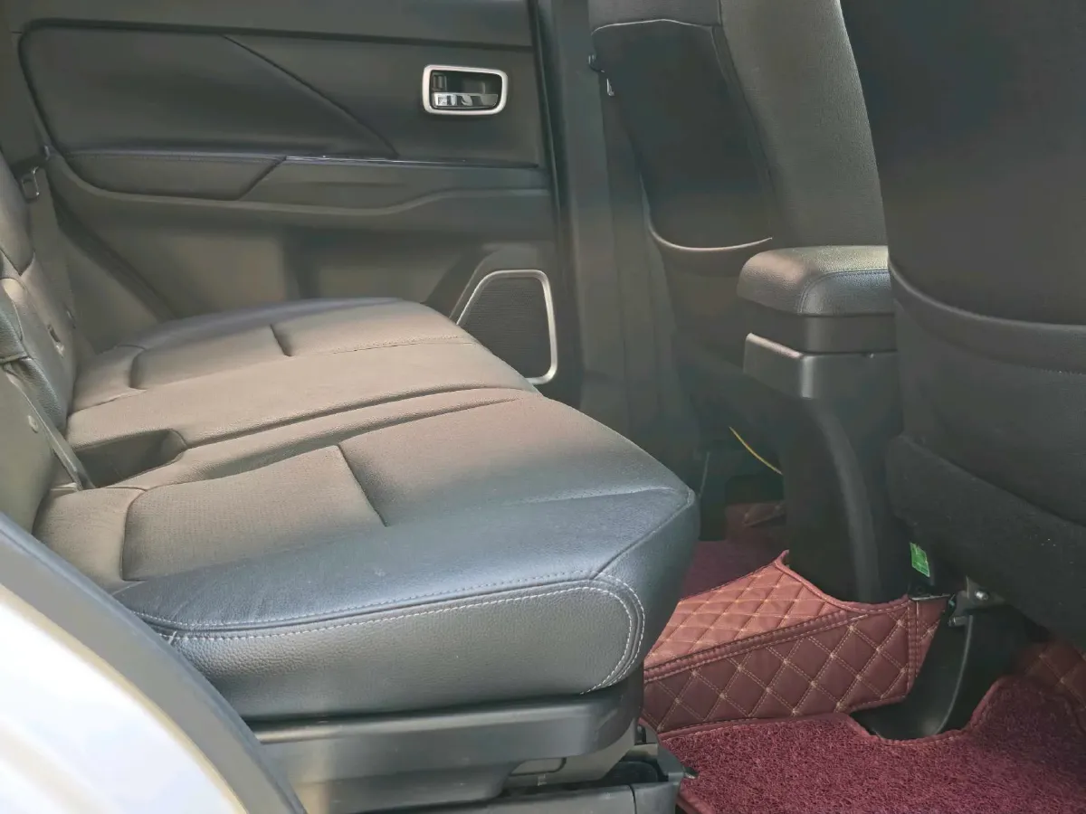2018 Mitsubishi Outlander 2.0L 166HP L4 CVT,autocango,china used car exporter,china ev exporter,chinese used car exporter,chinese used ev exporter
