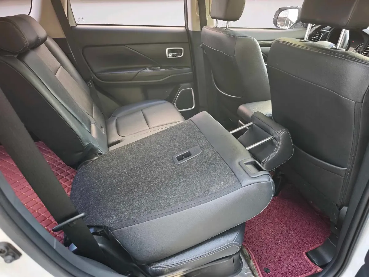 2018 Mitsubishi Outlander 2.0L 166HP L4 CVT,autocango,china used car exporter,china ev exporter,chinese used car exporter,chinese used ev exporter