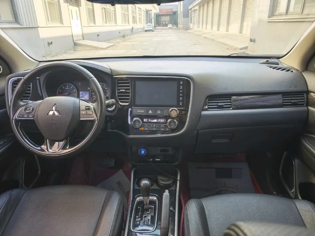 2018 Mitsubishi Outlander 2.0L 166HP L4 CVT,autocango,china used car exporter,china ev exporter,chinese used car exporter,chinese used ev exporter