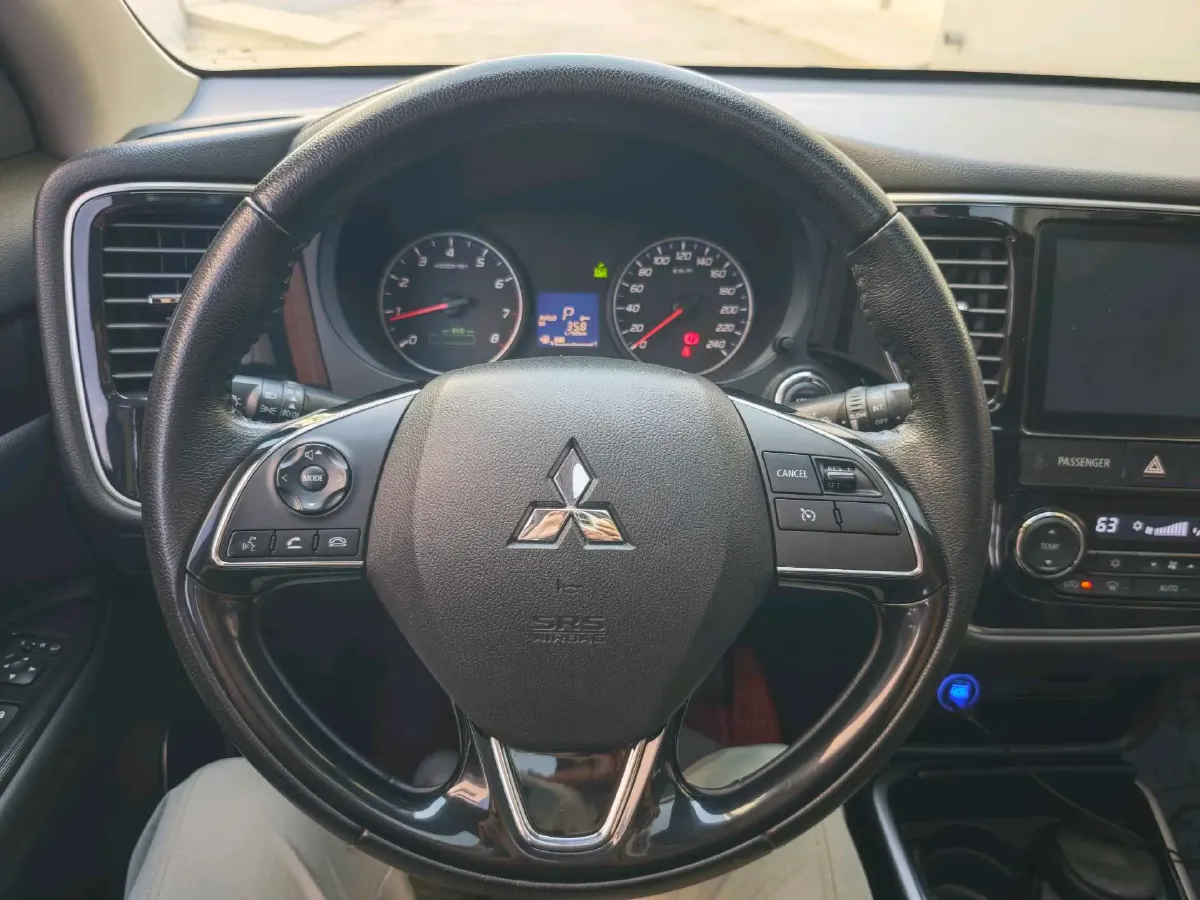 2018 Mitsubishi Outlander 2.0L 166HP L4 CVT,autocango,china used car exporter,china ev exporter,chinese used car exporter,chinese used ev exporter