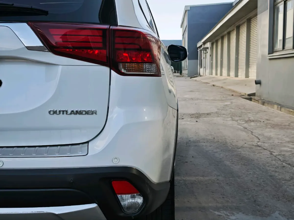 2018 Mitsubishi Outlander 2.0L 166HP L4 CVT,autocango,china used car exporter,china ev exporter,chinese used car exporter,chinese used ev exporter