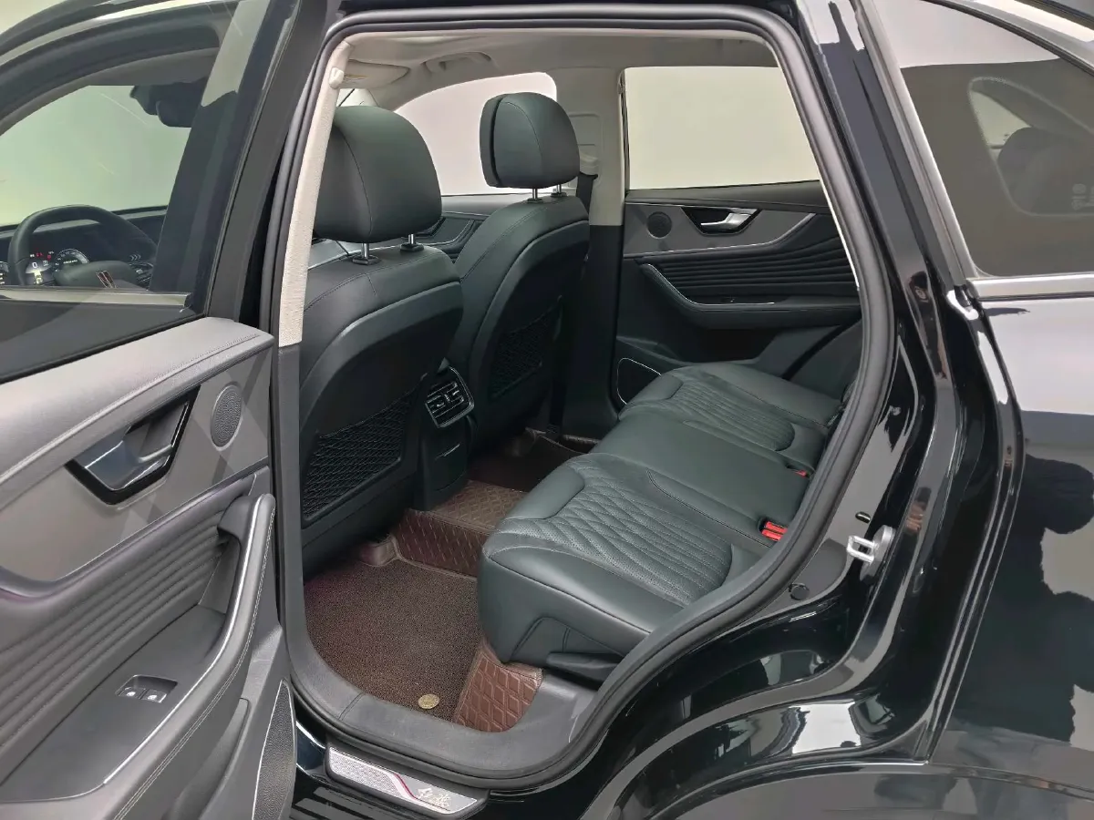 2023 HongQi HS5 2.0T 252HP L4 8AT,autocango,china used car exporter,china ev exporter,chinese used car exporter,chinese used ev exporter