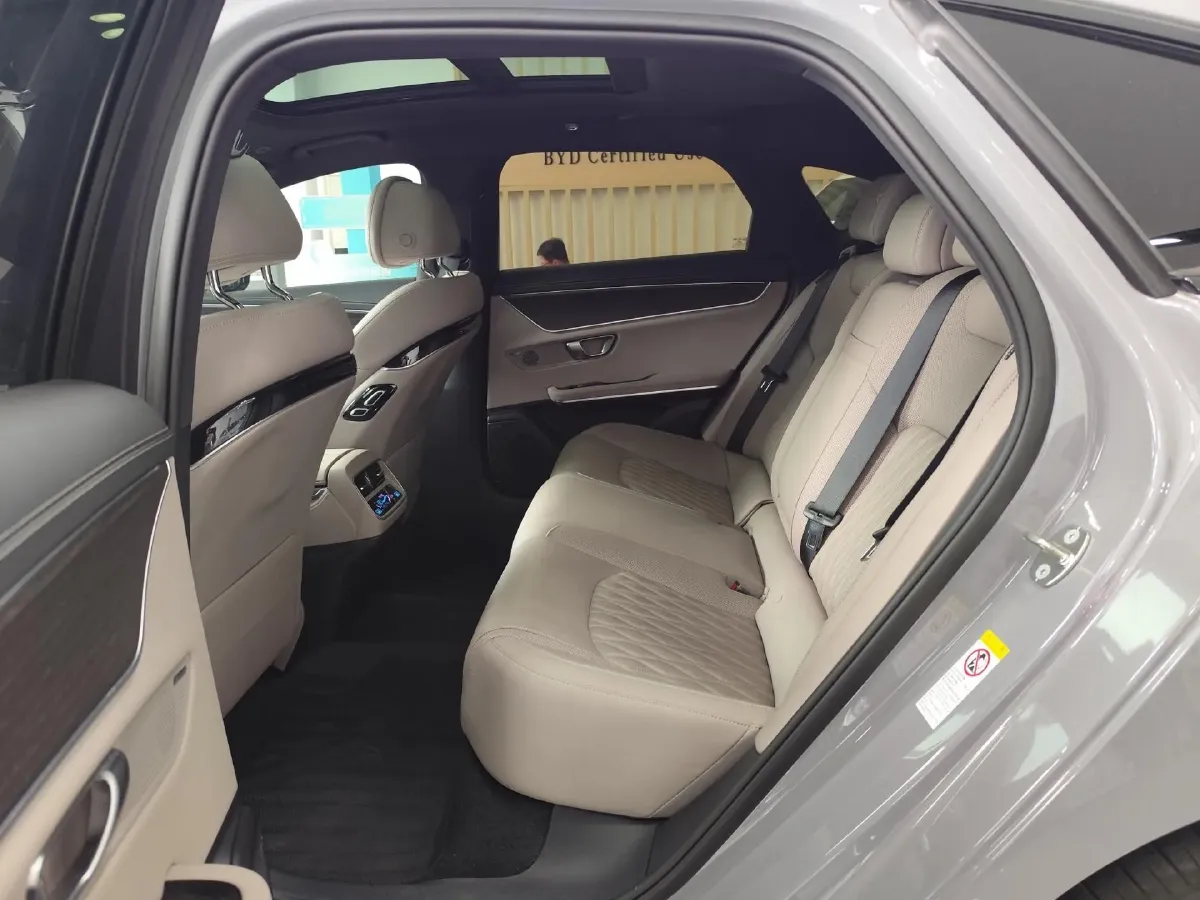 2025 BYD Han 1.5T 156HP L4 E-CVT PHEV,autocango,china used car exporter,china ev exporter,chinese used car exporter,chinese used ev exporter