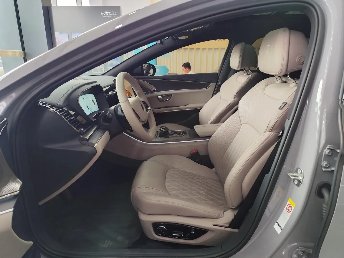 2025 BYD Han 1.5T 156HP L4 E-CVT PHEV,autocango,china used car exporter,china ev exporter,chinese used car exporter,chinese used ev exporter