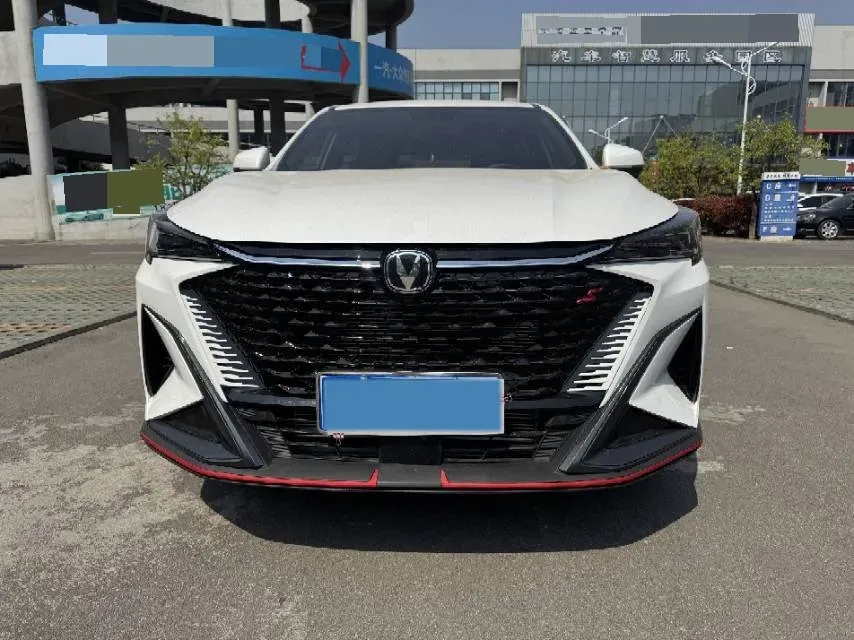 2024 ChangAn X5 PLUS 1.5T 188HP L4 7DCT,autocango,china used car exporter,china ev exporter,chinese used car exporter,chinese used ev exporter
