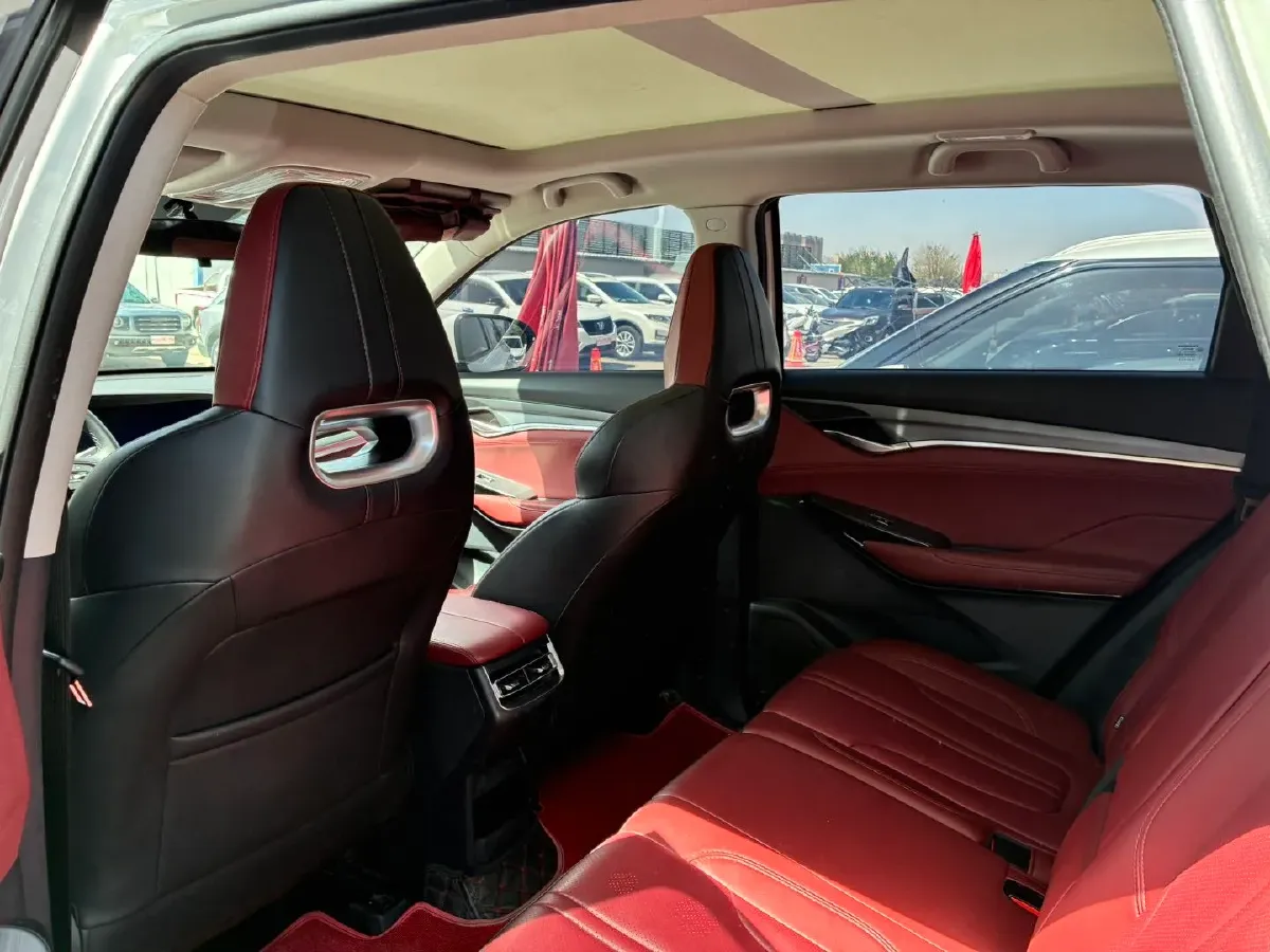 2022 ChangAn CS75 Plus 1.5T 178HP L4 6AT,autocango,china used car exporter,china ev exporter,chinese used car exporter,chinese used ev exporter