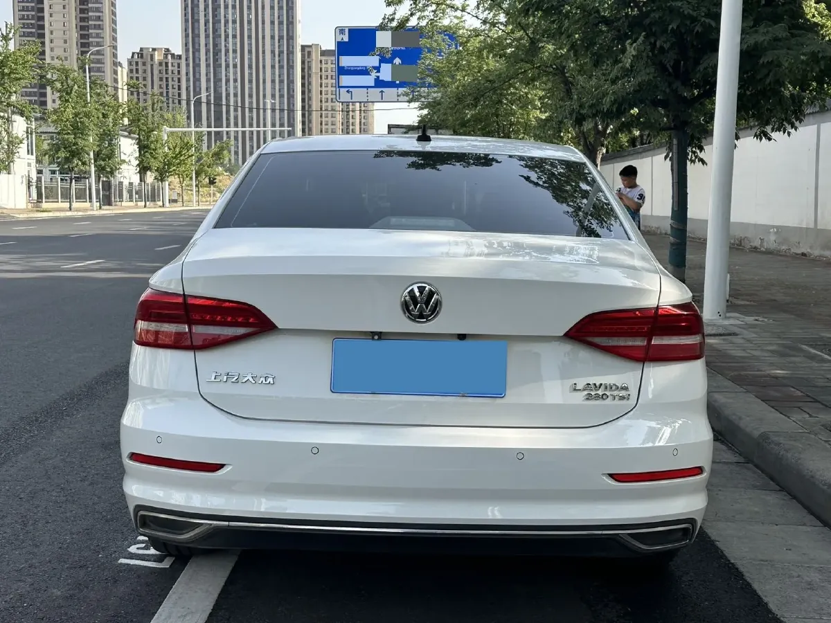 2018 Skoda Karoq 1.4T 150HP L4 7DCT,autocango,china used car exporter,china ev exporter,chinese used car exporter,chinese used ev exporter