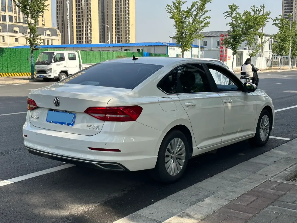 2018 Skoda Karoq 1.4T 150HP L4 7DCT,autocango,china used car exporter,china ev exporter,chinese used car exporter,chinese used ev exporter