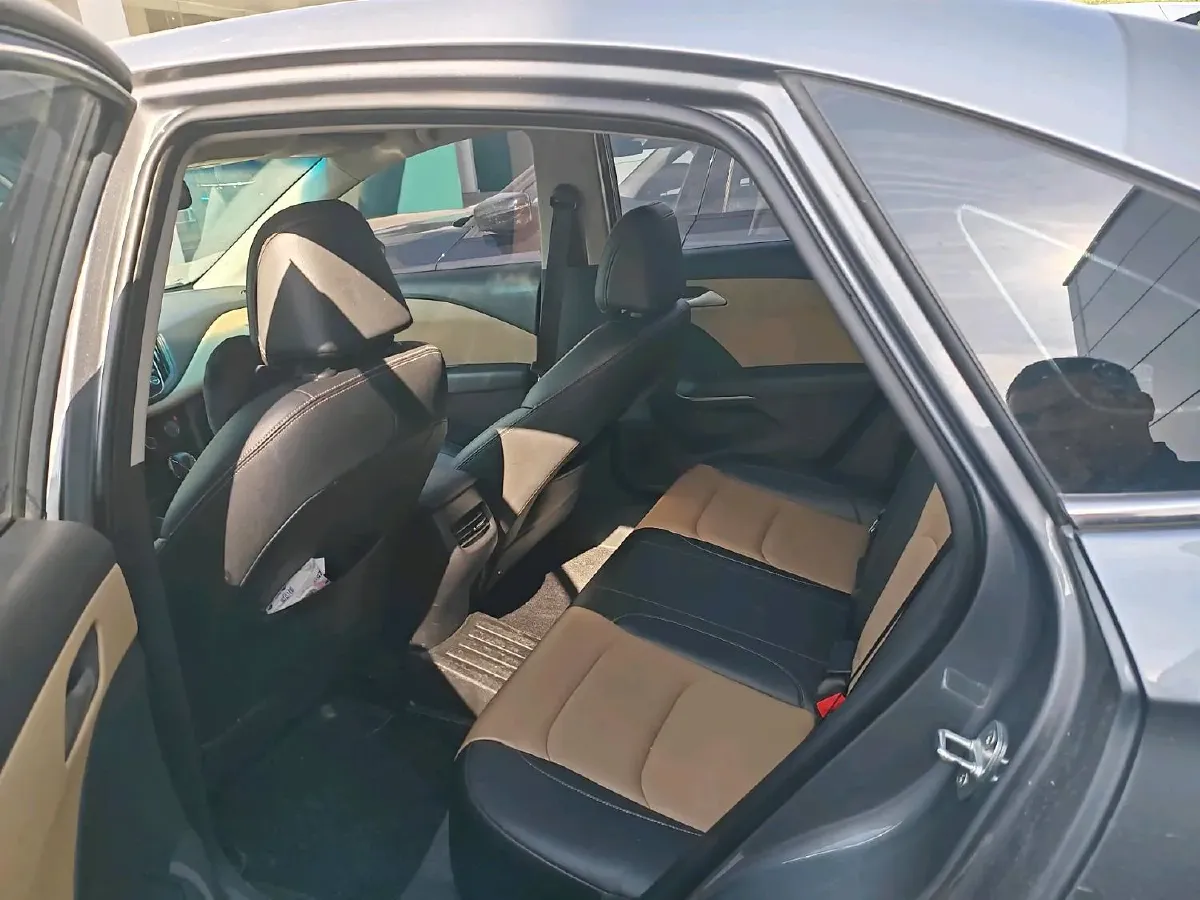2021 Chevrolet Monza 1.5L 113HP L4 6AT,autocango,china used car exporter,china ev exporter,chinese used car exporter,chinese used ev exporter