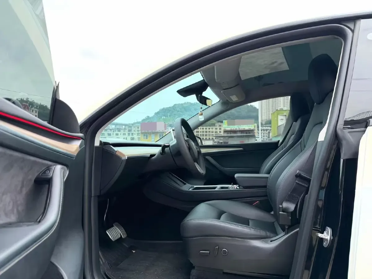 2022 Tesla Model Y BEV 60KWH,autocango,china used car exporter,china ev exporter,chinese used car exporter,chinese used ev exporter