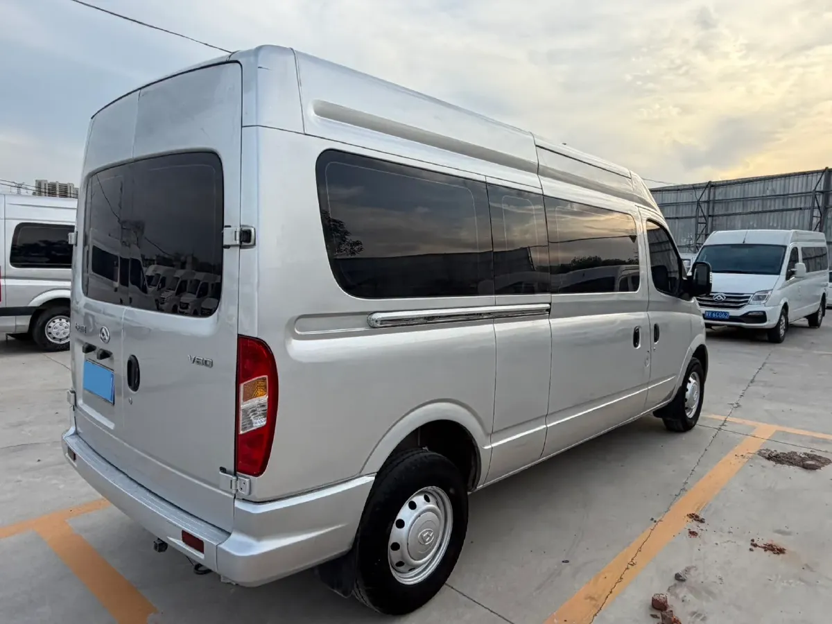 2020 MAXUS XinTu V80 2.5T 136HP L4 6MT,autocango,china used car exporter,china ev exporter,chinese used car exporter,chinese used ev exporter