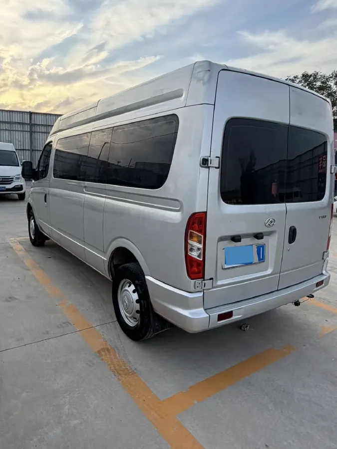 2020 MAXUS XinTu V80 2.5T 136HP L4 6MT,autocango,china used car exporter,china ev exporter,chinese used car exporter,chinese used ev exporter