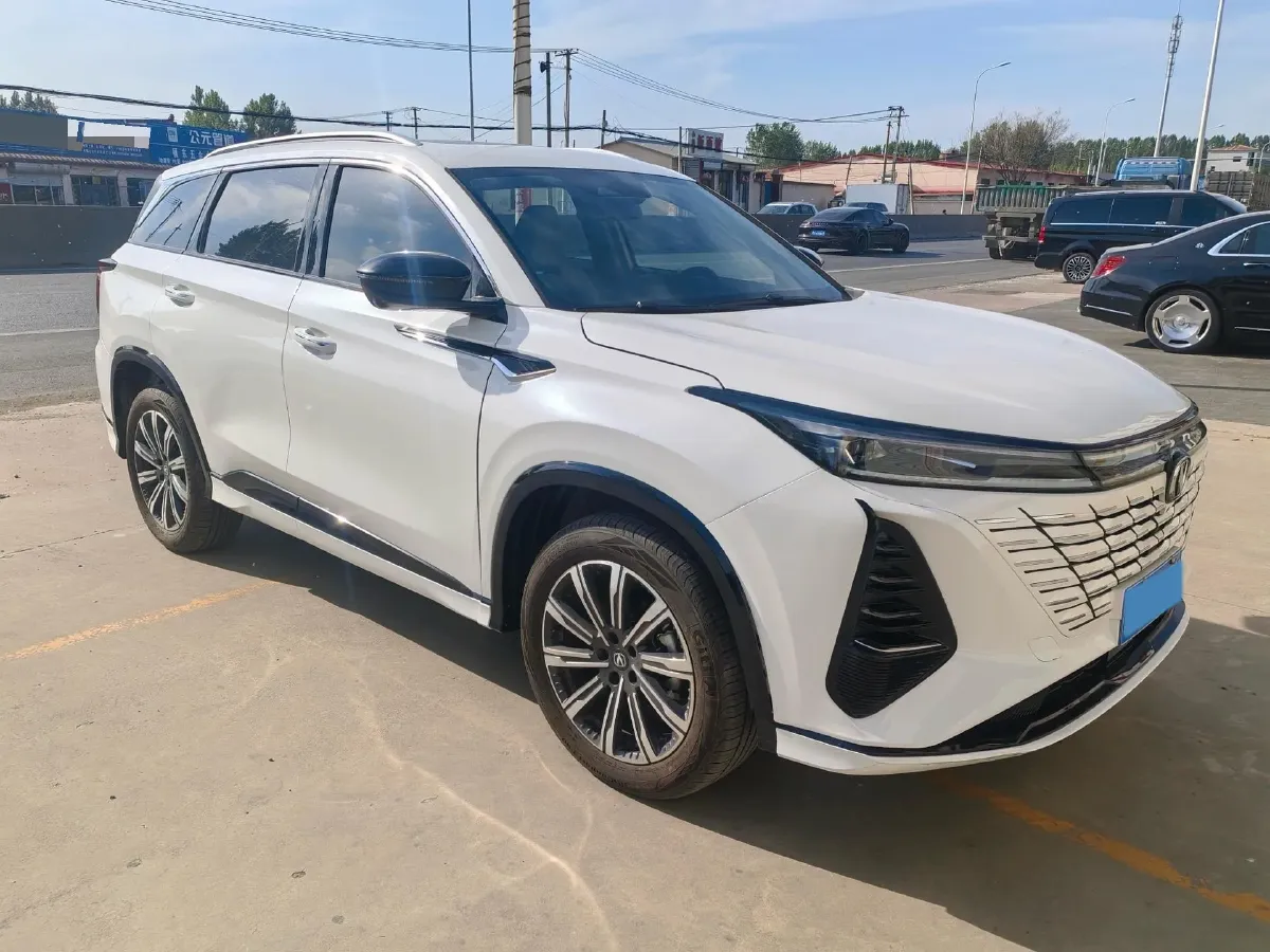 2025 ChangAn CS75 Plus 1.5T 188HP L4 8AT,autocango,china used car exporter,china ev exporter,chinese used car exporter,chinese used ev exporter