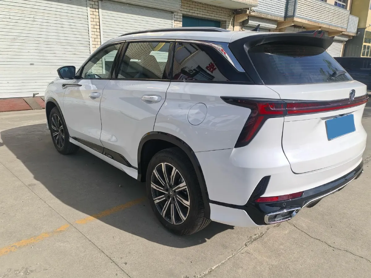 2025 ChangAn CS75 Plus 1.5T 188HP L4 8AT,autocango,china used car exporter,china ev exporter,chinese used car exporter,chinese used ev exporter