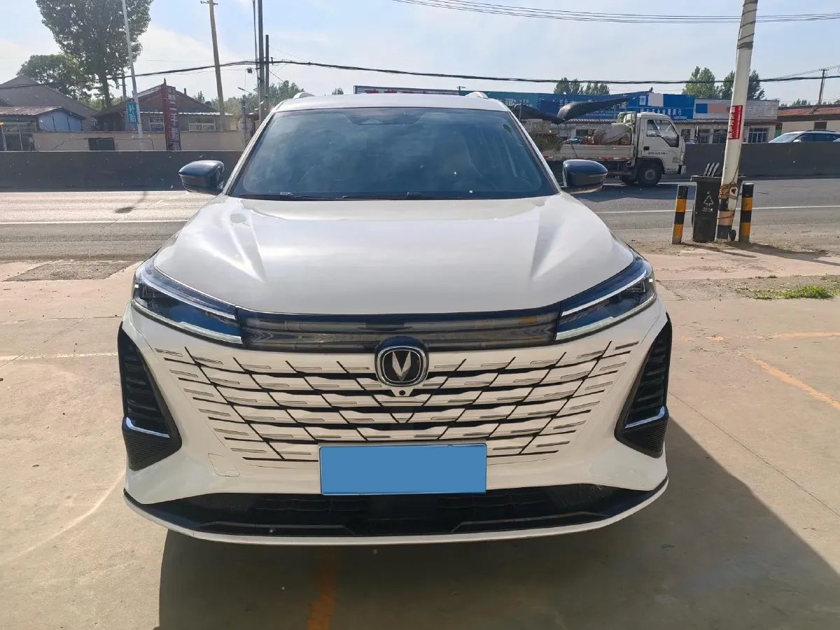 2025 ChangAn CS75 Plus 1.5T 188HP L4 8AT,autocango,china used car exporter,china ev exporter,chinese used car exporter,chinese used ev exporter