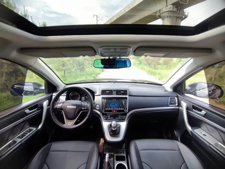 2019 Haval M6 1.5T 150HP L4 6MT,autocango,china used car exporter,china ev exporter,chinese used car exporter,chinese used ev exporter