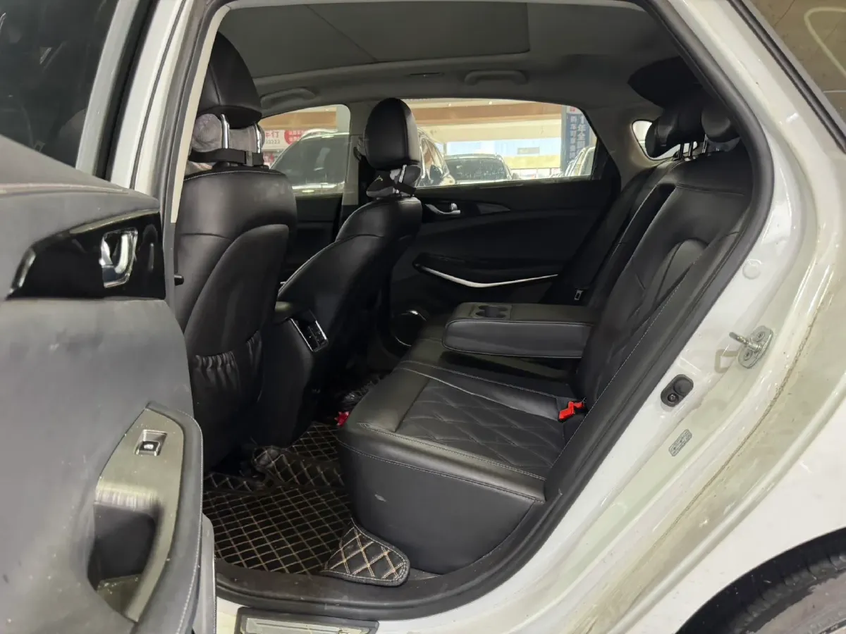 2022 ChangAn Raeton CC 1.5T 188HP L4 7DCT,autocango,china used car exporter,china ev exporter,chinese used car exporter,chinese used ev exporter