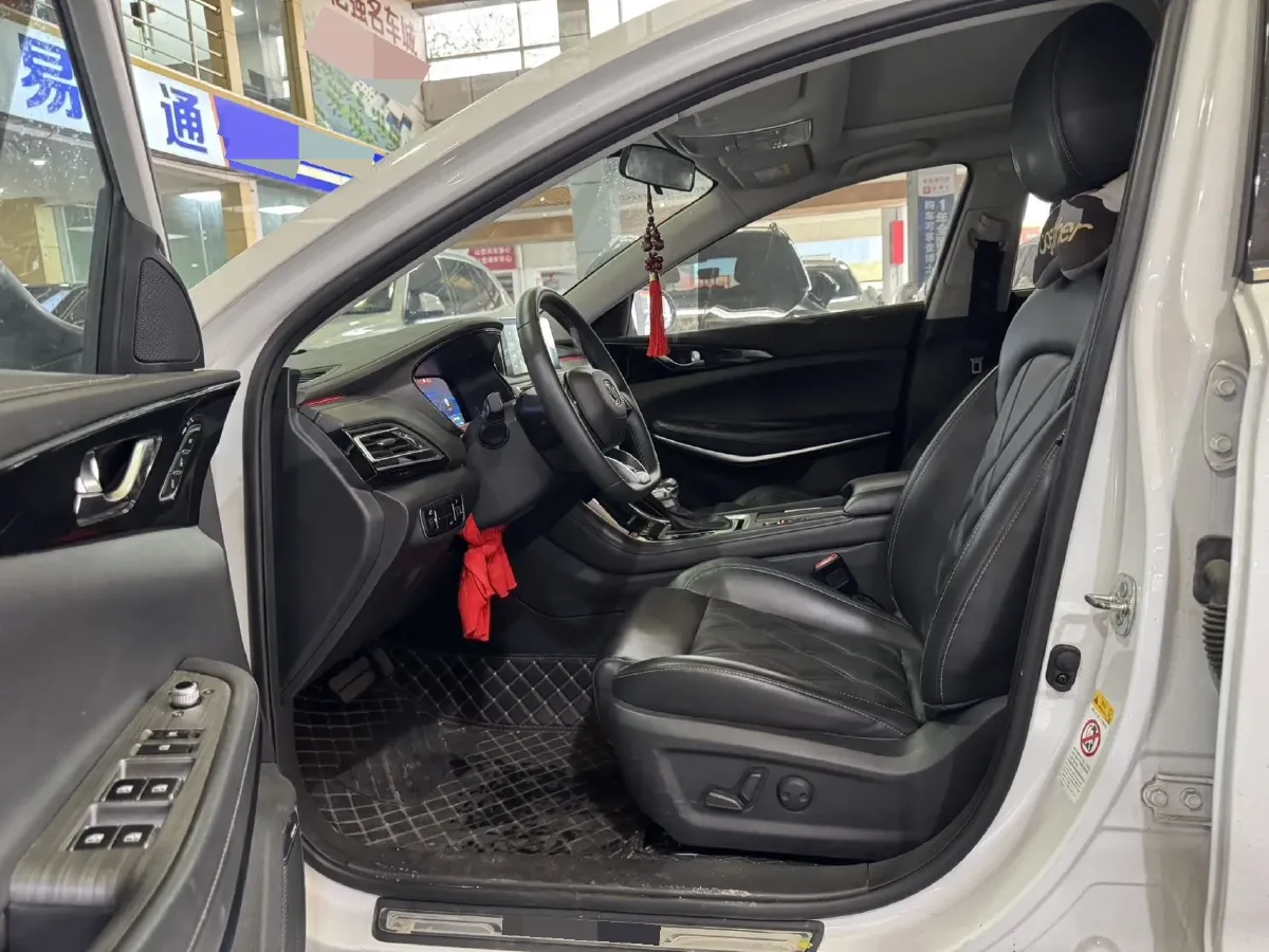 2022 ChangAn Raeton CC 1.5T 188HP L4 7DCT,autocango,china used car exporter,china ev exporter,chinese used car exporter,chinese used ev exporter