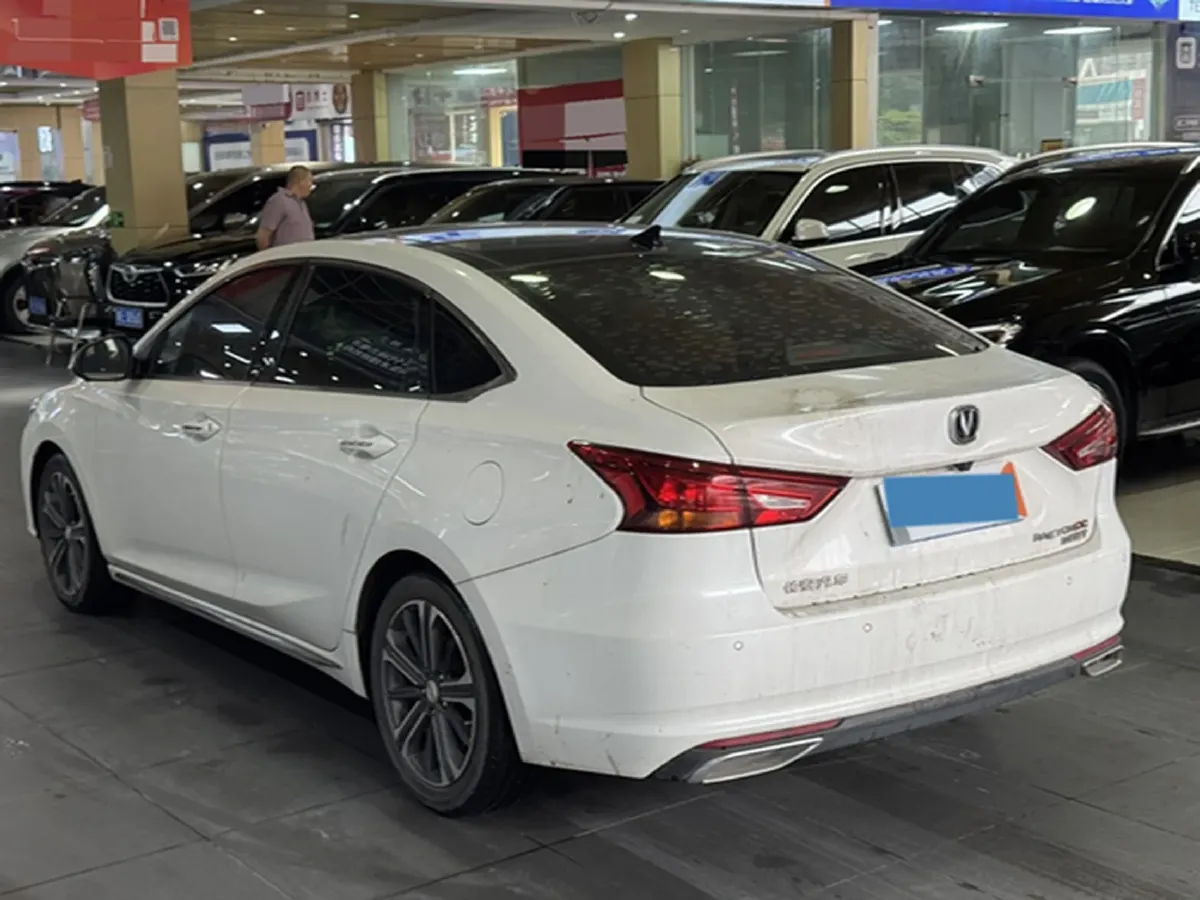 2022 ChangAn Raeton CC 1.5T 188HP L4 7DCT,autocango,china used car exporter,china ev exporter,chinese used car exporter,chinese used ev exporter