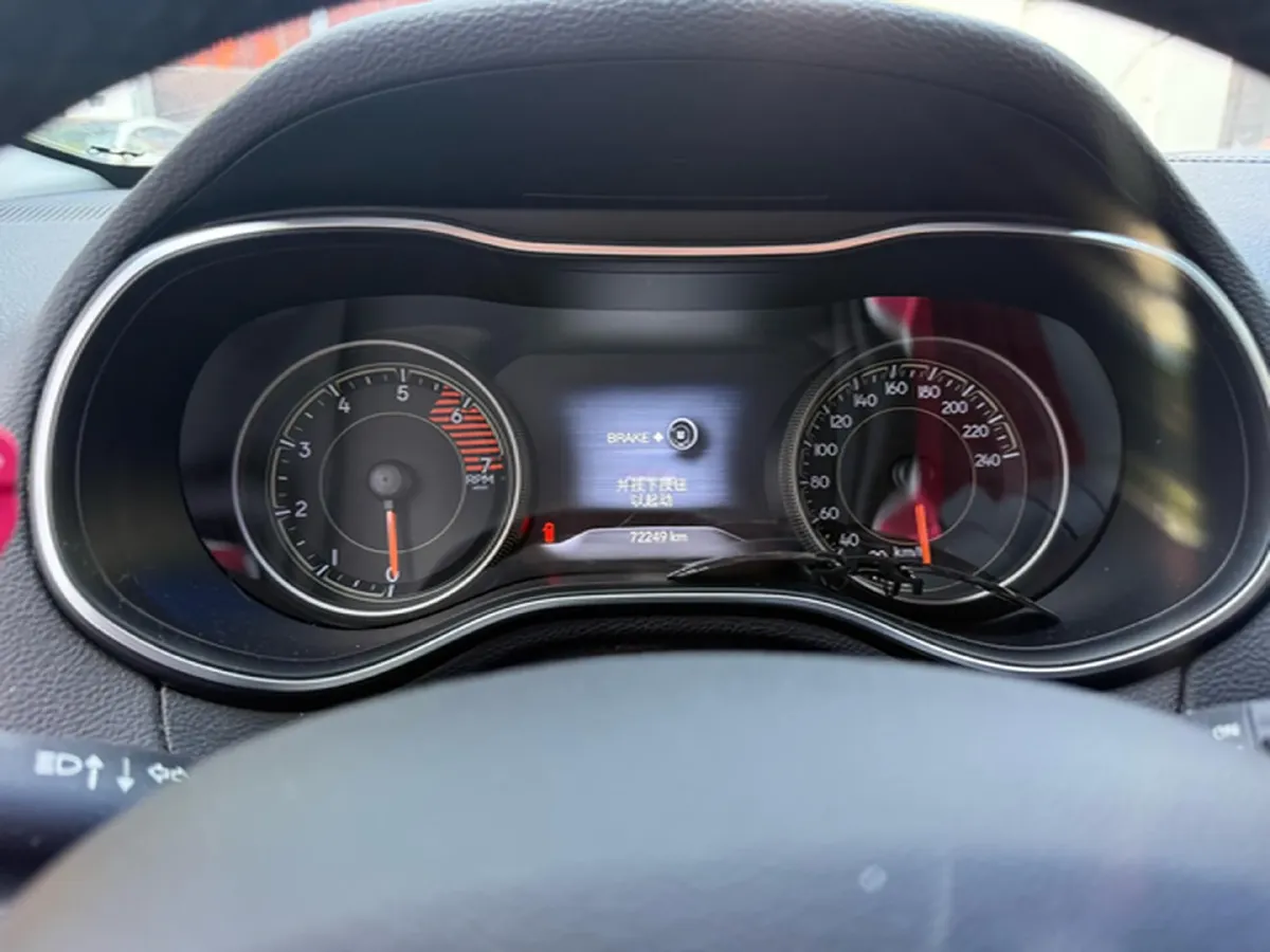 2019 Jeep Cherokee 2.0T 234HP L4 9AT,autocango,china used car exporter,china ev exporter,chinese used car exporter,chinese used ev exporter