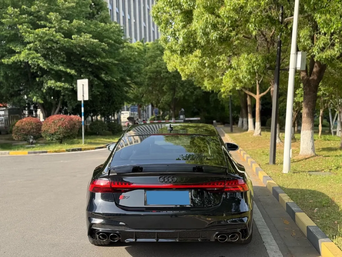 2020 Audi A7 2.0T 245HP L4 7DCT,autocango,china used car exporter,china ev exporter,chinese used car exporter,chinese used ev exporter