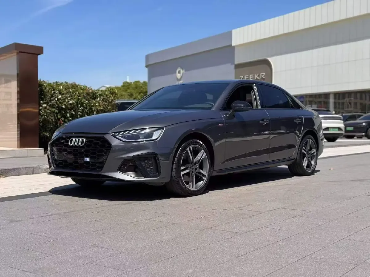 2022 Audi A4L 2.0T 190HP L4 7DCT,autocango,china used car exporter,china ev exporter,chinese used car exporter,chinese used ev exporter