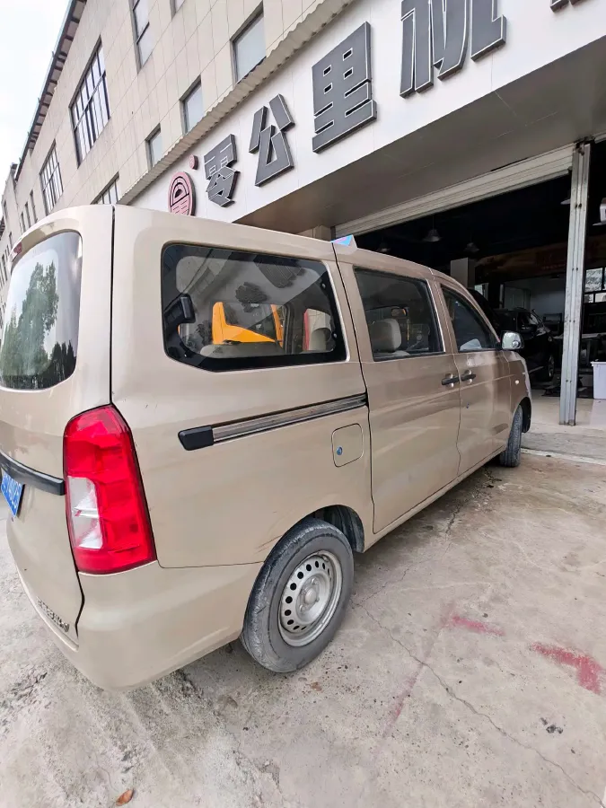 2019 WuLing HongGuang V 1.5L 99HP L4 6MT,autocango,china used car exporter,china ev exporter,chinese used car exporter,chinese used ev exporter