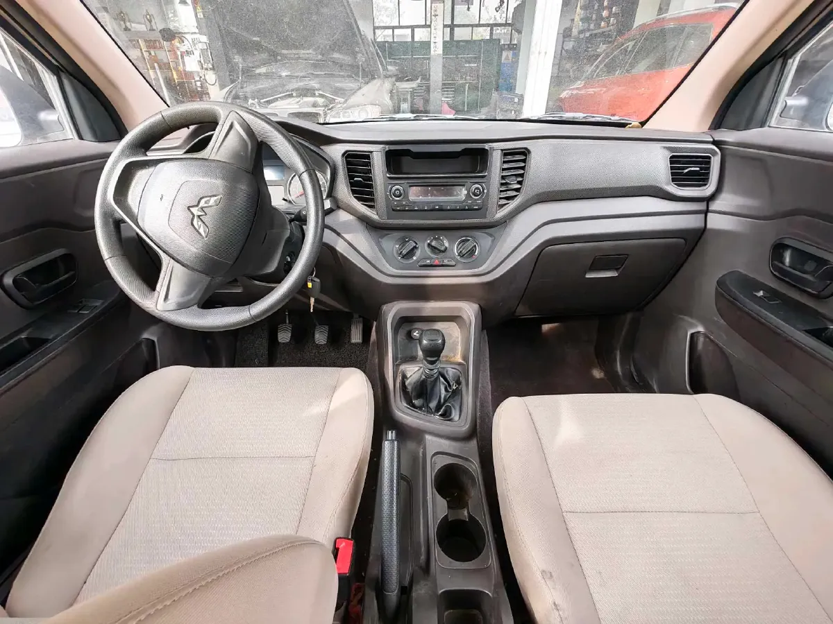 2019 WuLing HongGuang V 1.5L 99HP L4 6MT,autocango,china used car exporter,china ev exporter,chinese used car exporter,chinese used ev exporter