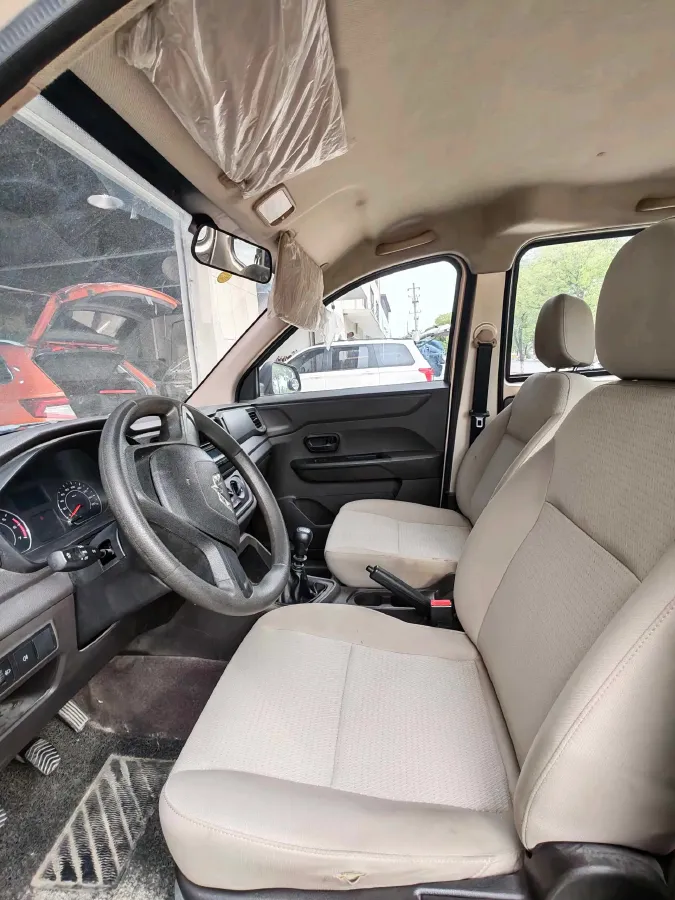2019 WuLing HongGuang V 1.5L 99HP L4 6MT,autocango,china used car exporter,china ev exporter,chinese used car exporter,chinese used ev exporter