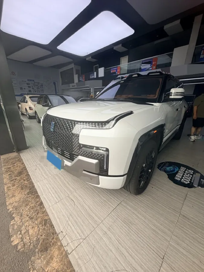 2023 YangWang U8 2.0T 272HP L4 REEV 49.05KWH,autocango,china used car exporter,china ev exporter,chinese used car exporter,chinese used ev exporter