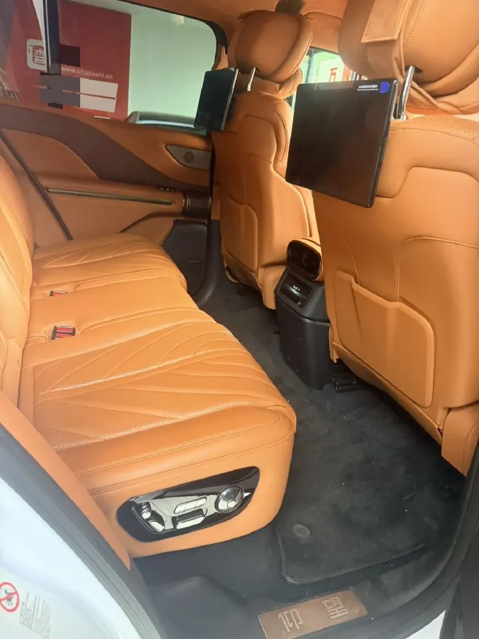 2023 YangWang U8 2.0T 272HP L4 REEV 49.05KWH,autocango,china used car exporter,china ev exporter,chinese used car exporter,chinese used ev exporter