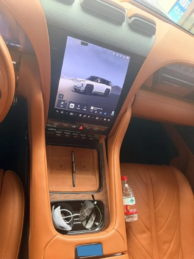 2023 YangWang U8 2.0T 272HP L4 REEV 49.05KWH,autocango,china used car exporter,china ev exporter,chinese used car exporter,chinese used ev exporter