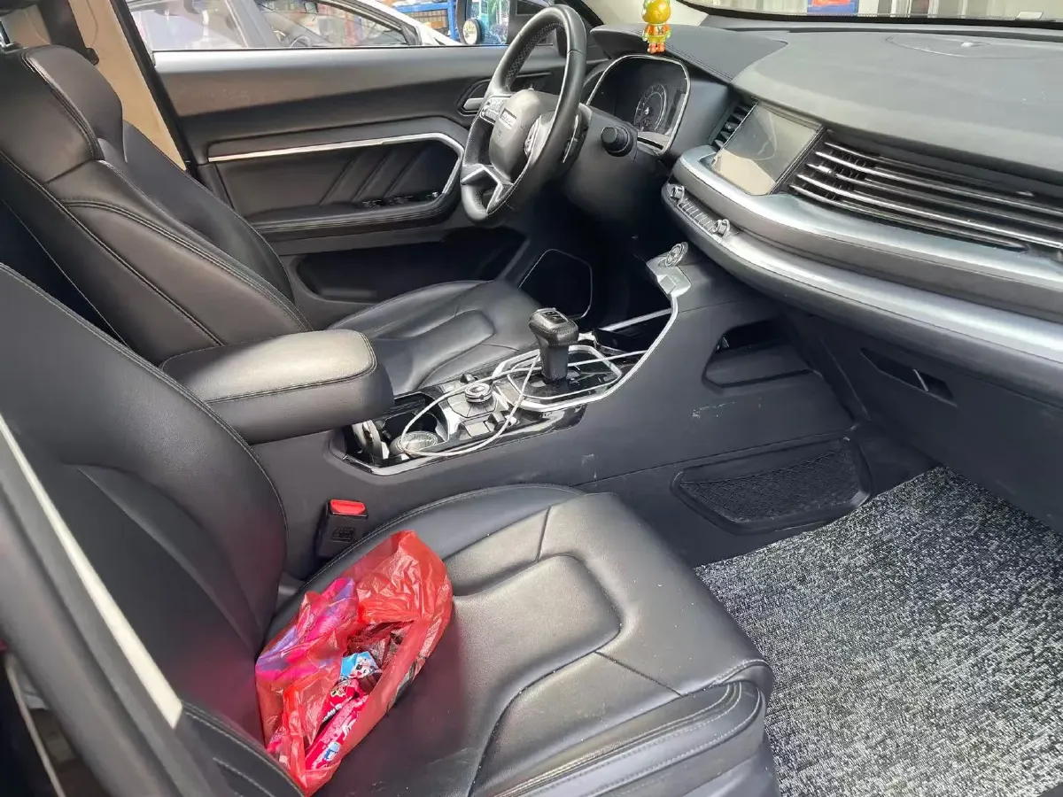 2017 Haval H6 2.0T 197HP L4 7DCT,autocango,china used car exporter,china ev exporter,chinese used car exporter,chinese used ev exporter