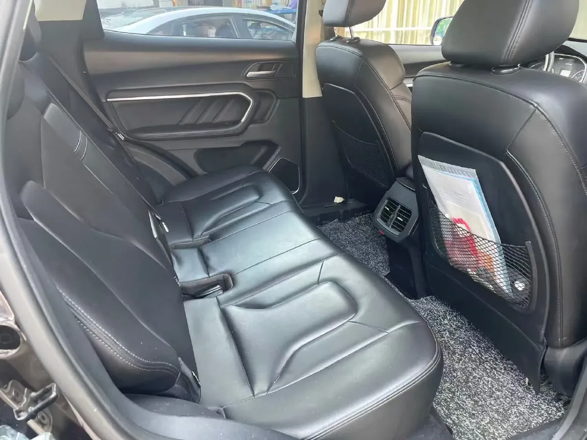 2017 Haval H6 2.0T 197HP L4 7DCT,autocango,china used car exporter,china ev exporter,chinese used car exporter,chinese used ev exporter