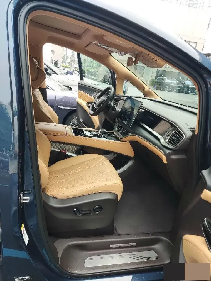 2025 Denza D9 1.5T 156HP L4 E-CVT PHEV 40KWH,autocango,china used car exporter,china ev exporter,chinese used car exporter,chinese used ev exporter
