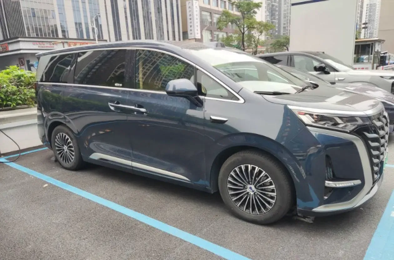 2025 Denza D9 1.5T 156HP L4 E-CVT PHEV 40KWH,autocango,china used car exporter,china ev exporter,chinese used car exporter,chinese used ev exporter